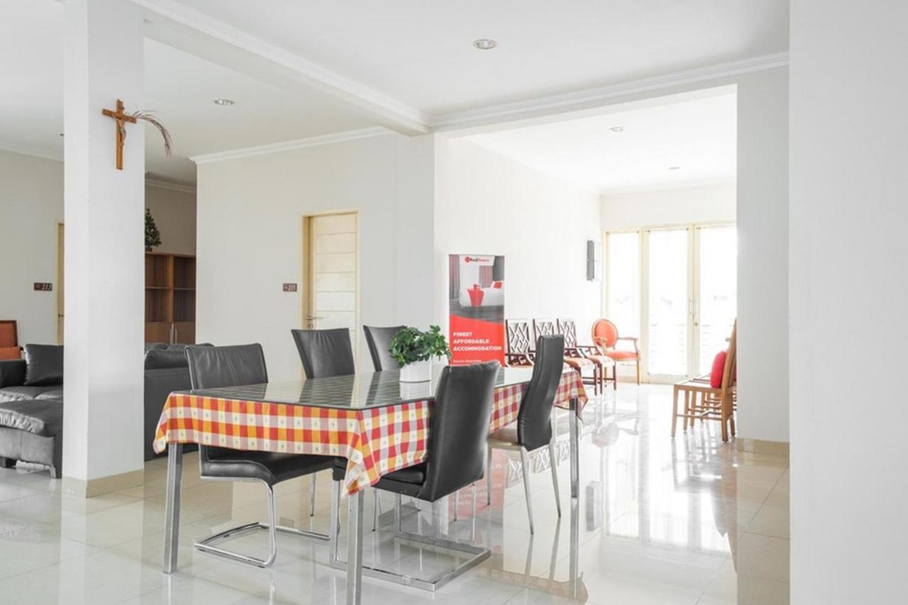 Reddoorz Near Siloam Karawaci 3 Hotel Tangerang Exterior photo